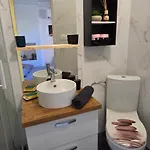 아파트 Avec Jardin A *