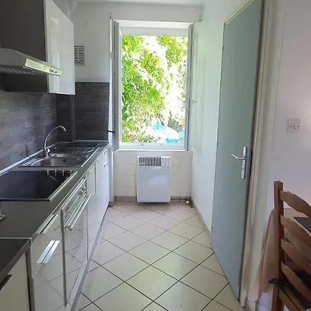 Apartment Avec Jardin A